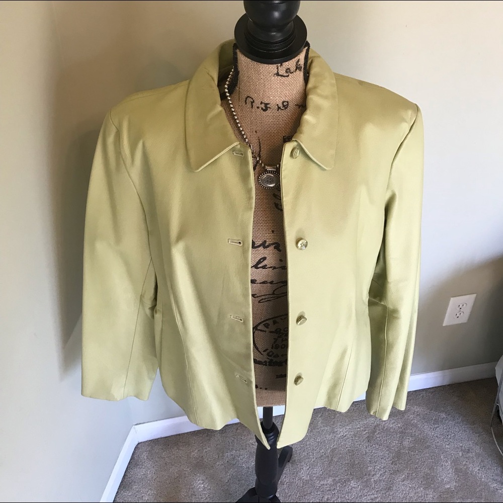 🔥🔥Green leather jacket🔥🔥